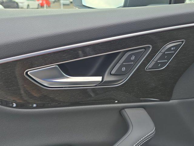 new 2025 Audi Q7 car, priced at $72,250