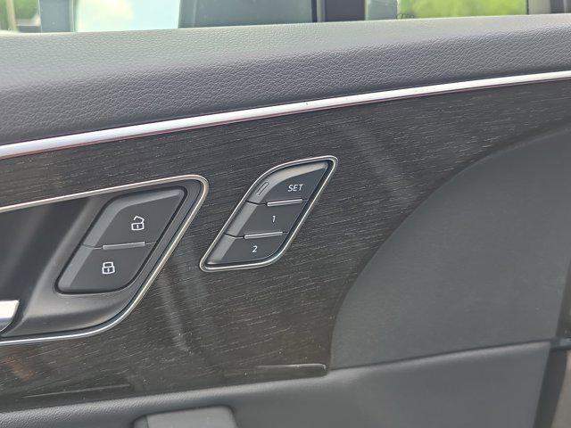 new 2025 Audi Q7 car, priced at $72,250