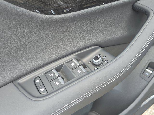 new 2025 Audi Q7 car, priced at $72,250