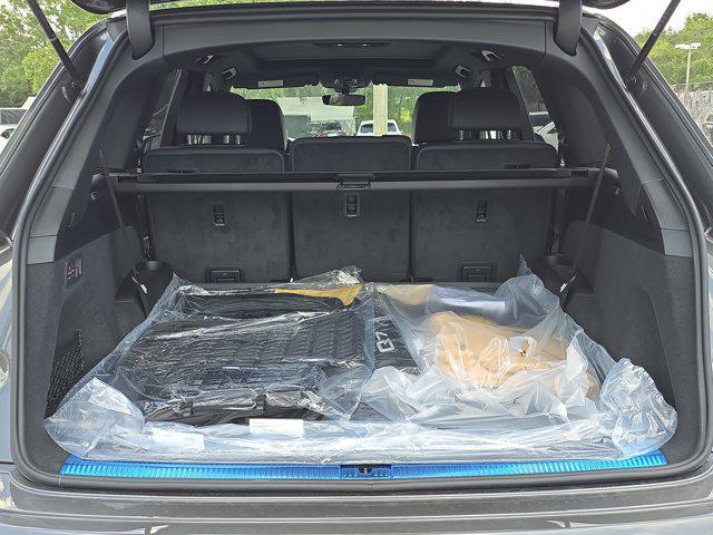 new 2025 Audi Q7 car, priced at $72,250