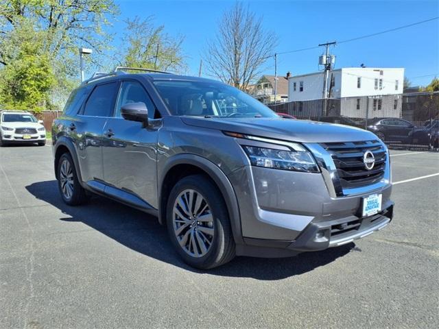 used 2022 Nissan Pathfinder car, priced at $35,888