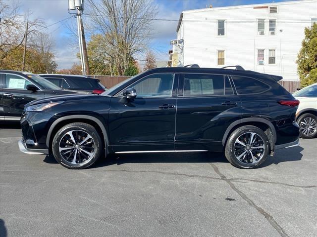 used 2021 Toyota Highlander car, priced at $35,888