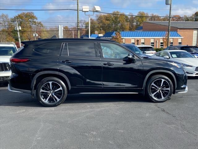 used 2021 Toyota Highlander car, priced at $35,888