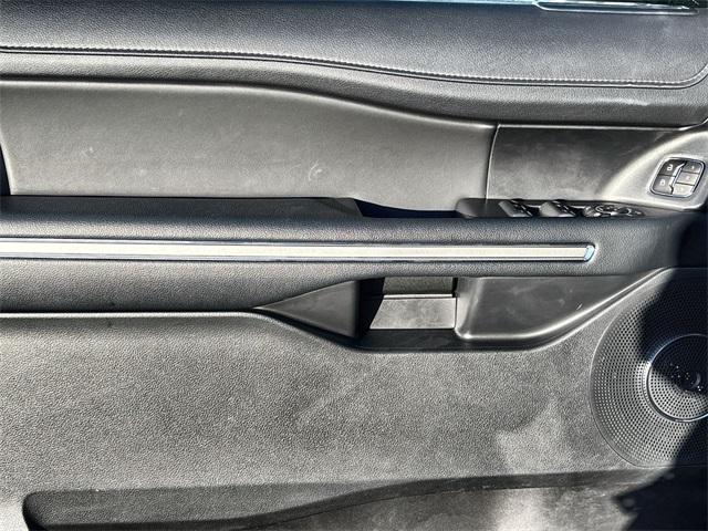 used 2024 Ford Expedition car, priced at $47,897