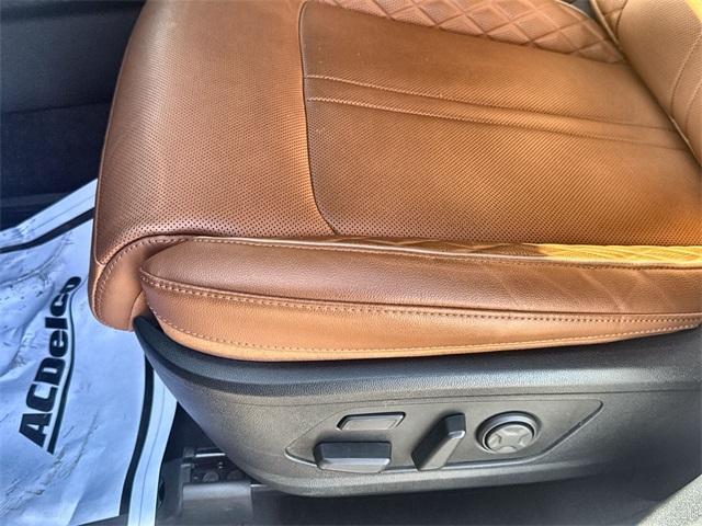 used 2023 Kia Sorento car, priced at $35,099
