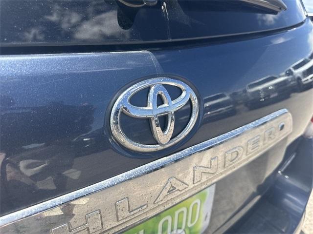 used 2013 Toyota Highlander car, priced at $19,399