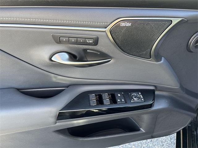 used 2023 Lexus ES 300h car, priced at $38,399