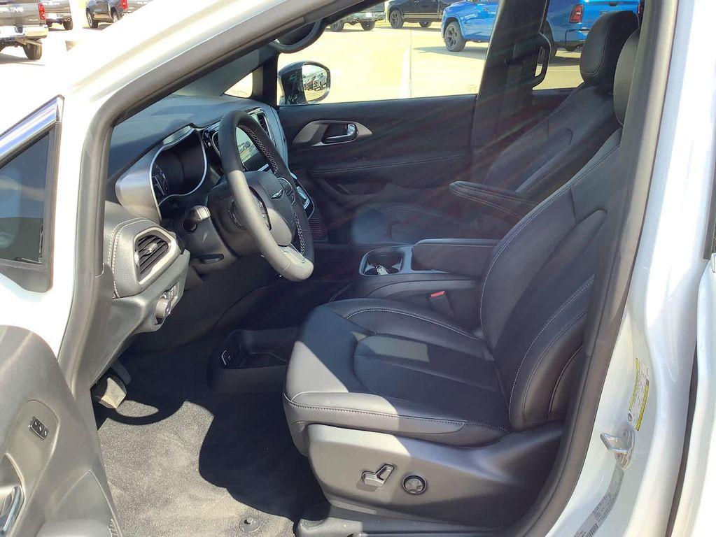 new 2026 Chrysler Pacifica car, priced at $42,365