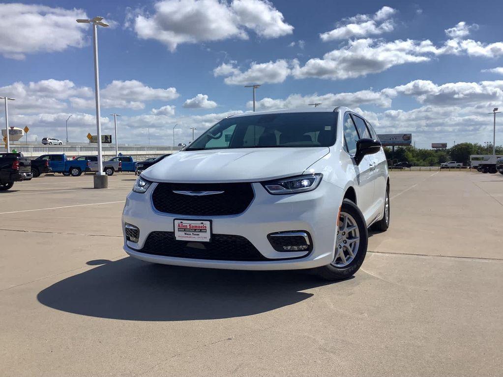 new 2026 Chrysler Pacifica car, priced at $42,365