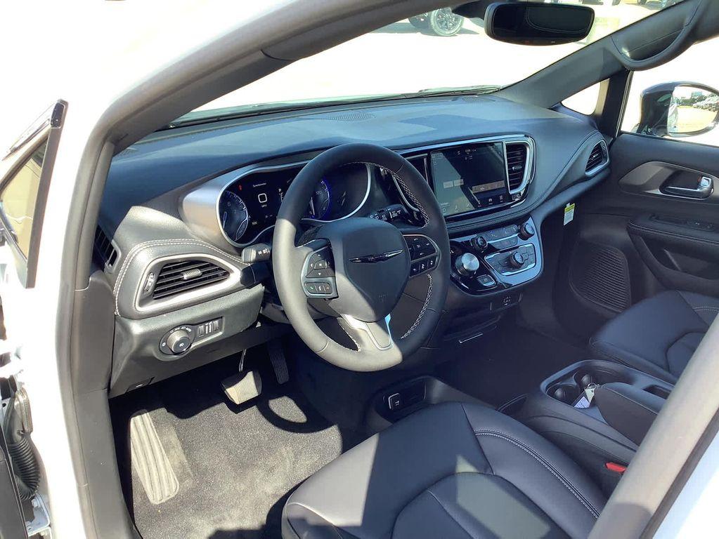 new 2026 Chrysler Pacifica car, priced at $42,365