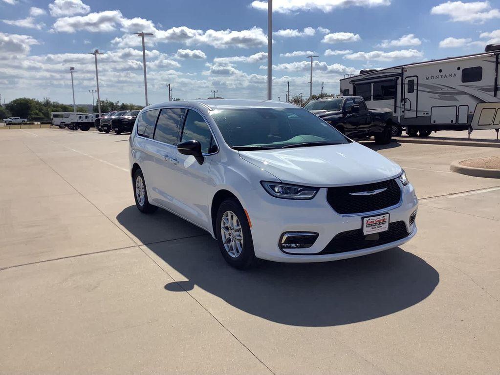 new 2026 Chrysler Pacifica car, priced at $42,365