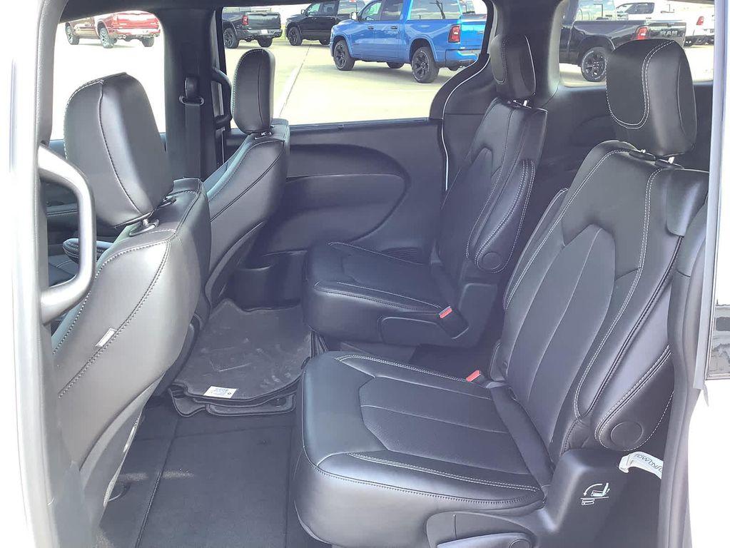 new 2026 Chrysler Pacifica car, priced at $42,365