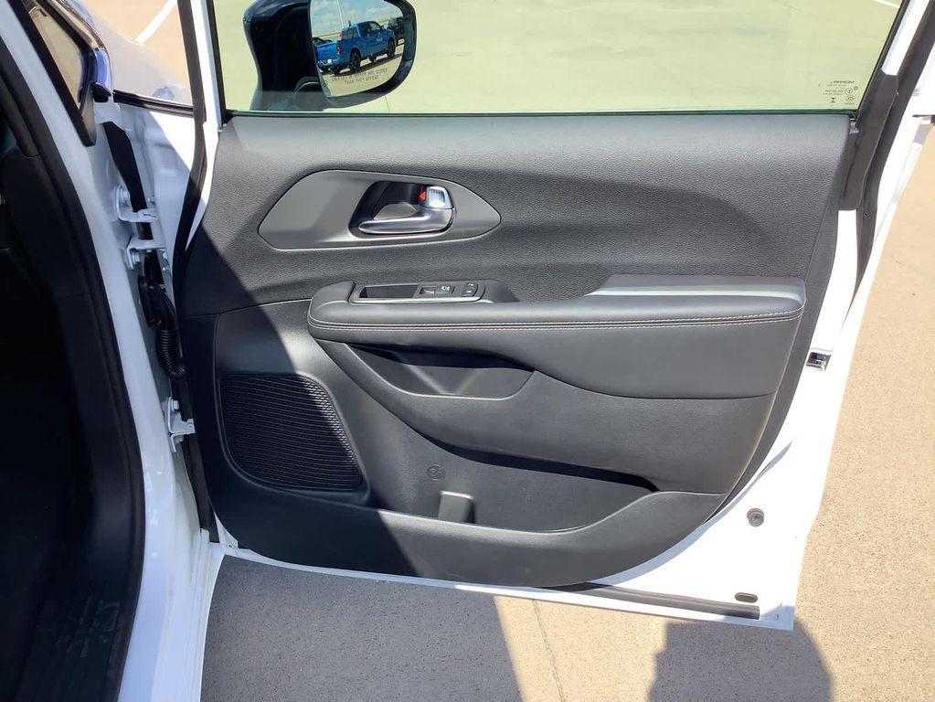 new 2026 Chrysler Pacifica car, priced at $42,365