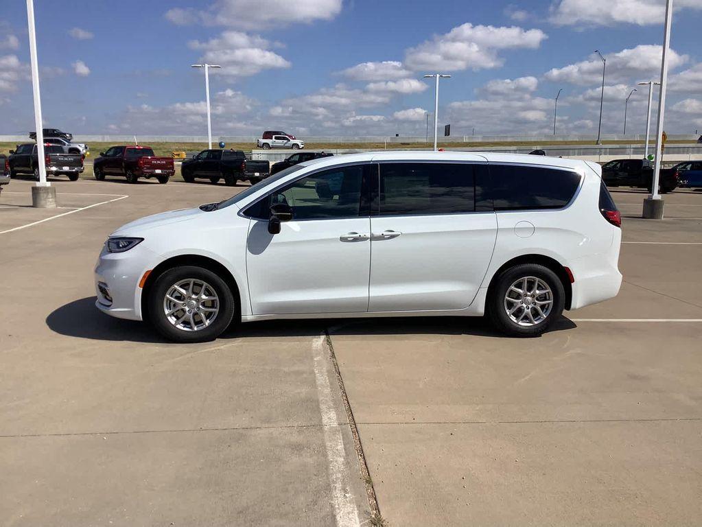 new 2026 Chrysler Pacifica car, priced at $42,365