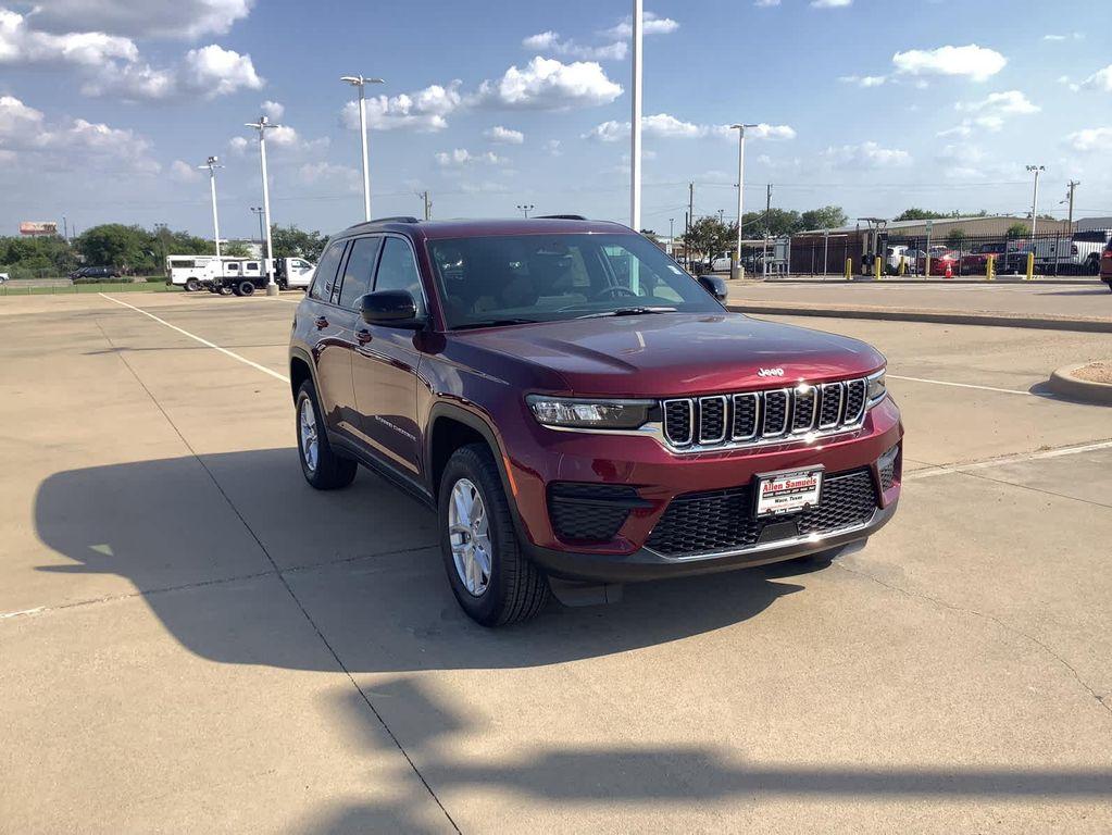 new 2025 Jeep Grand Cherokee car, priced at $38,999