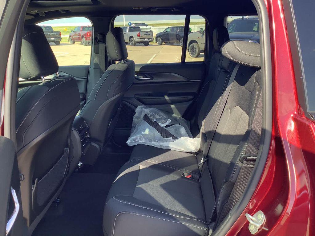 new 2025 Jeep Grand Cherokee car, priced at $38,999