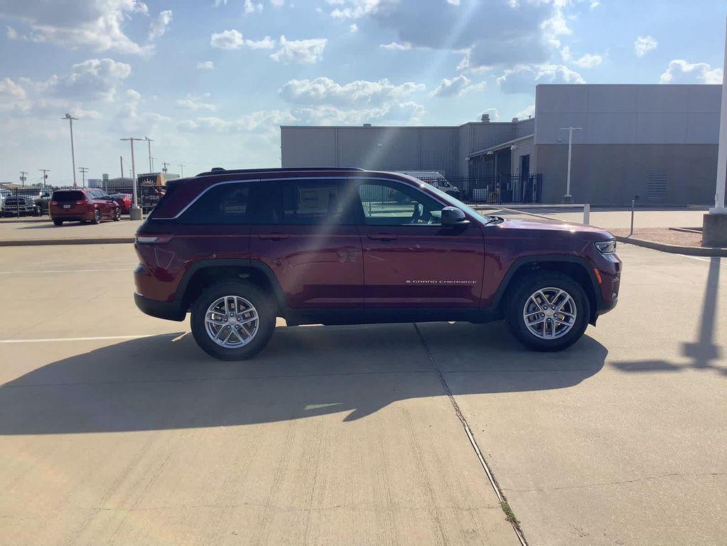 new 2025 Jeep Grand Cherokee car, priced at $38,999