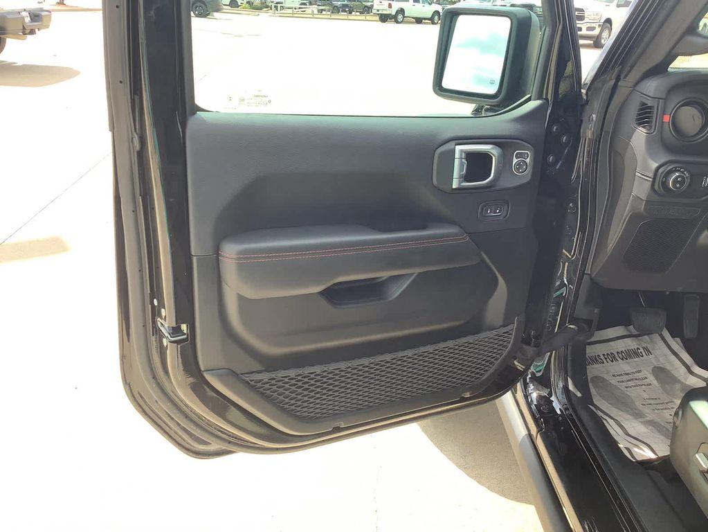 new 2025 Jeep Gladiator car, priced at $53,753