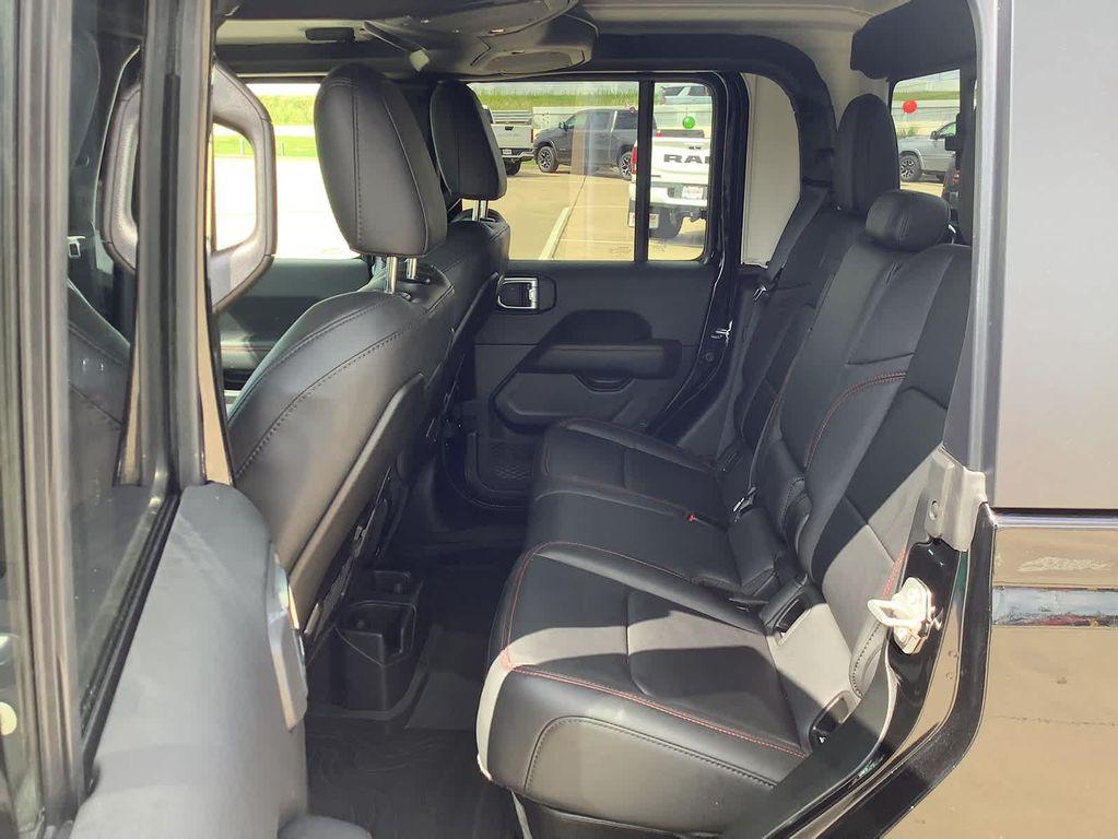 new 2025 Jeep Gladiator car, priced at $53,753
