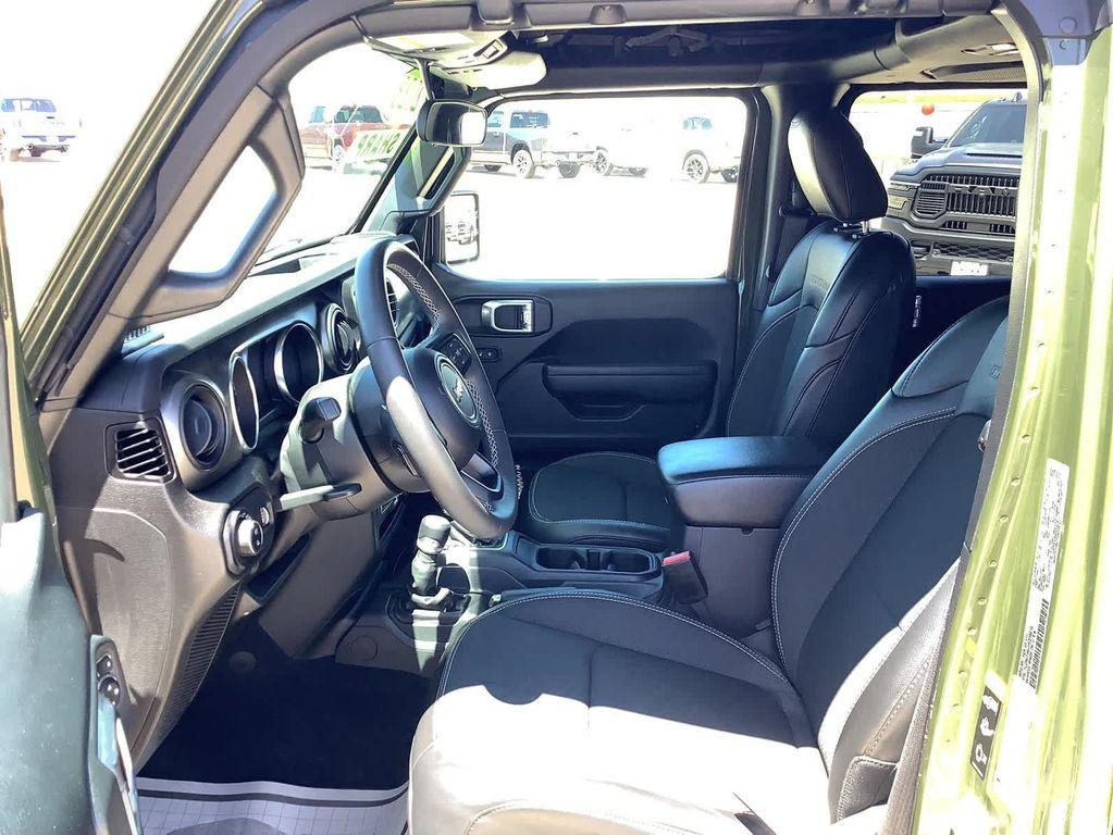 used 2023 Jeep Gladiator car, priced at $32,125