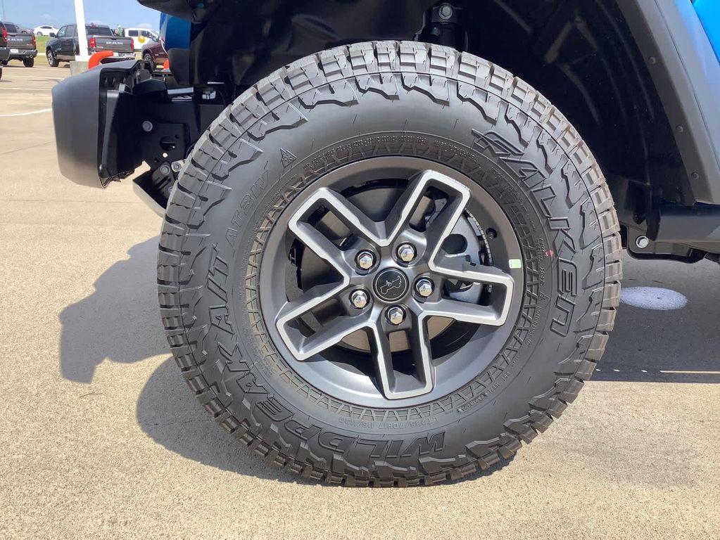 new 2025 Jeep Gladiator car, priced at $52,383