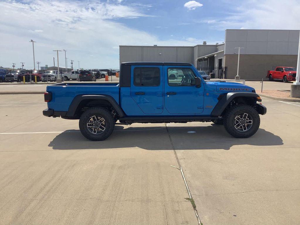 new 2025 Jeep Gladiator car, priced at $52,383