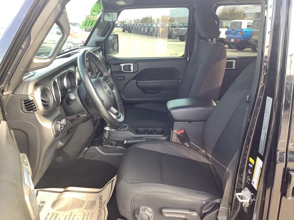 used 2022 Jeep Gladiator car, priced at $31,800