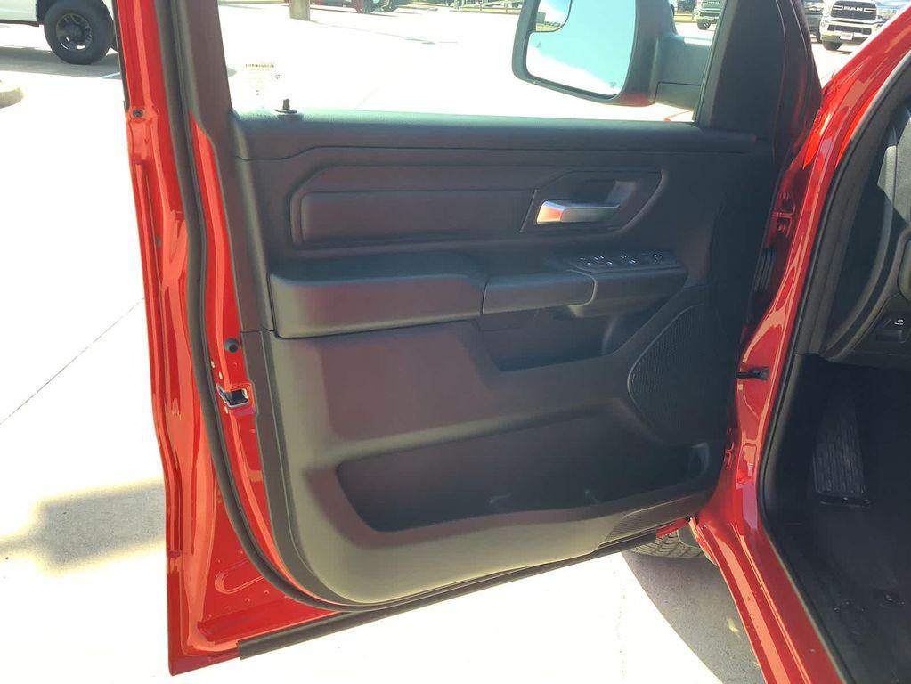 new 2025 Ram 1500 car, priced at $42,925