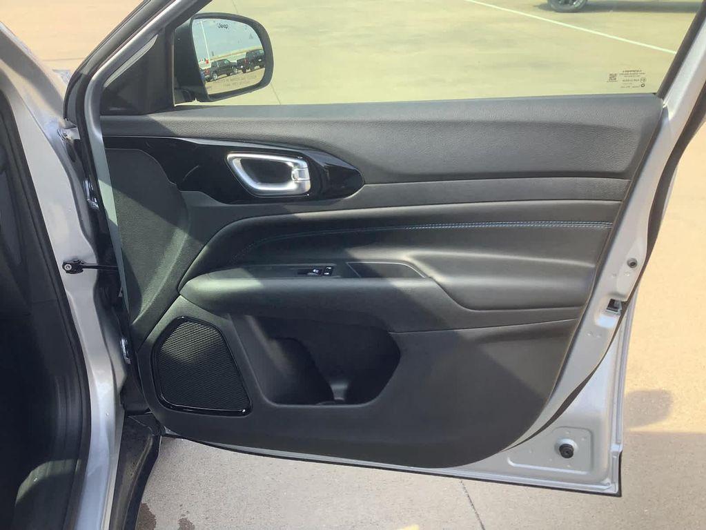 new 2026 Jeep Compass car, priced at $36,100