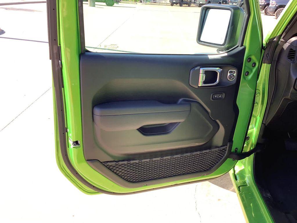 new 2025 Jeep Wrangler car, priced at $42,999