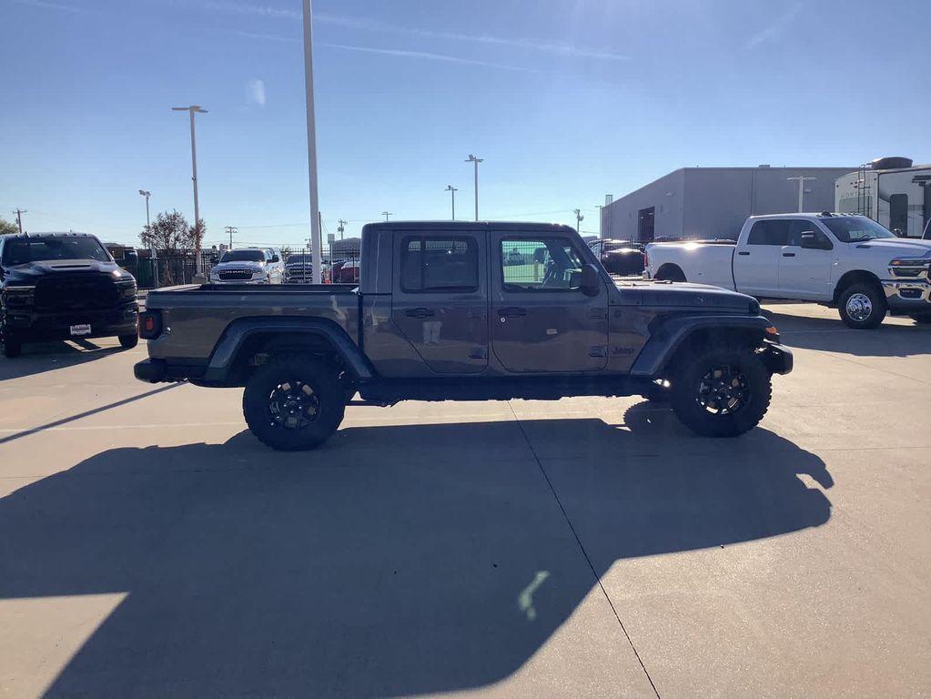 new 2025 Jeep Gladiator car, priced at $46,605
