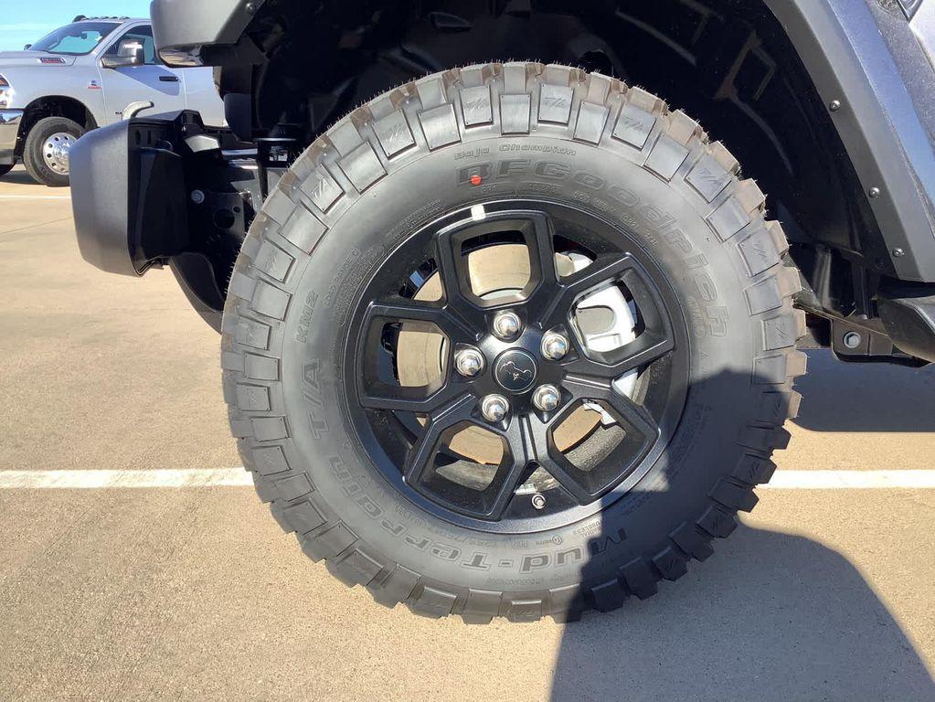 new 2025 Jeep Gladiator car, priced at $46,605