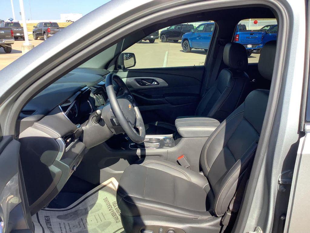 used 2023 Chevrolet Traverse car, priced at $32,475