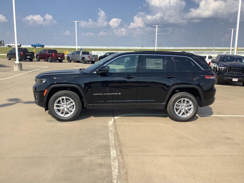 new 2025 Jeep Grand Cherokee car, priced at $31,326
