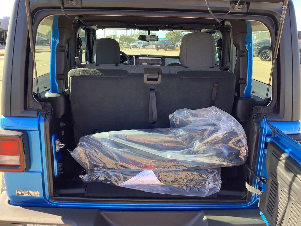 new 2025 Jeep Wrangler car, priced at $31,999