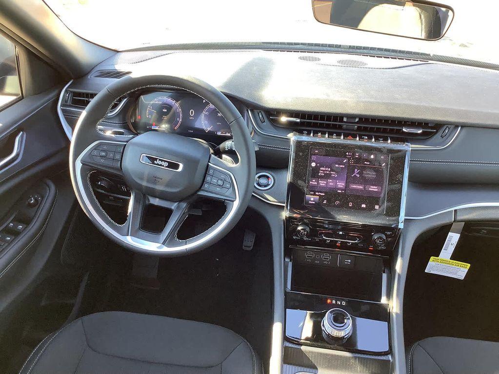 new 2025 Jeep Grand Cherokee car, priced at $30,749