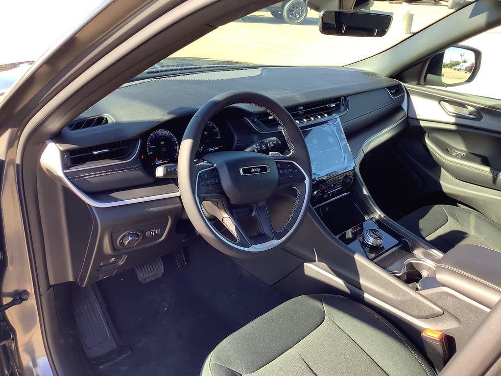 new 2025 Jeep Grand Cherokee car, priced at $30,749