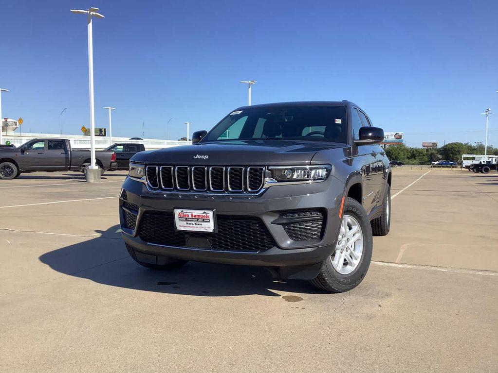 new 2025 Jeep Grand Cherokee car, priced at $30,749