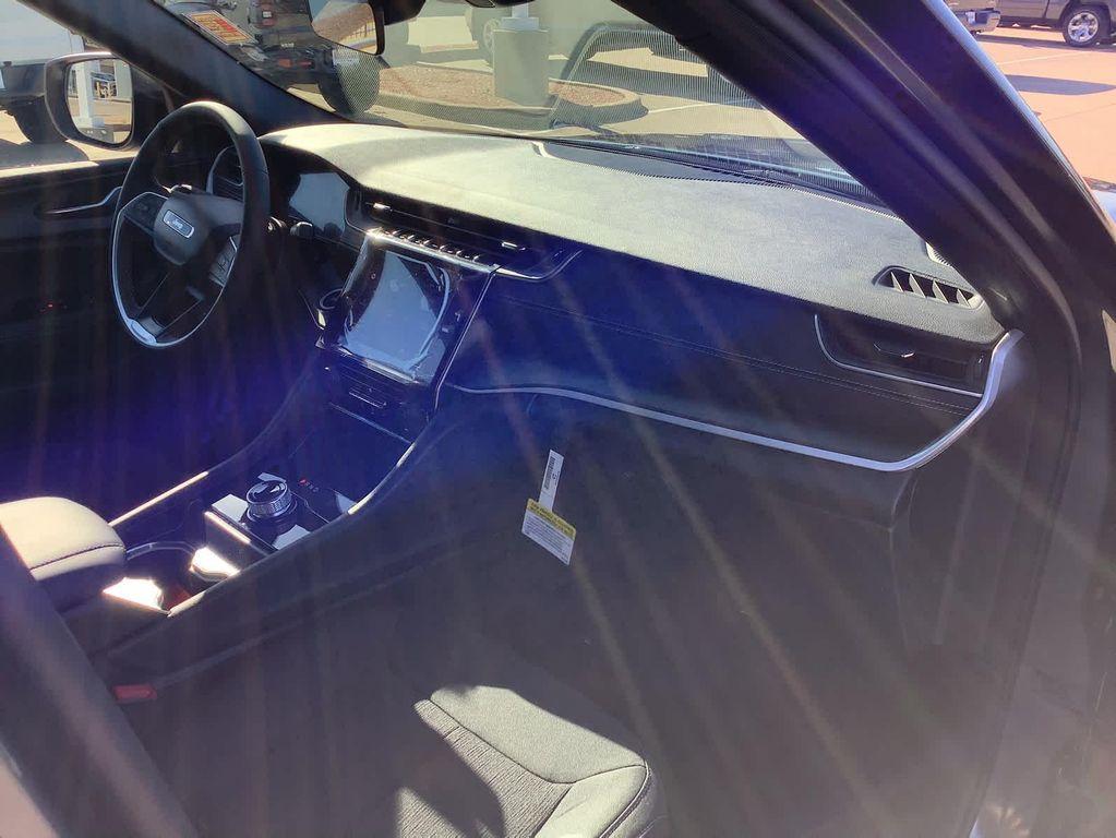 new 2025 Jeep Grand Cherokee car, priced at $30,749