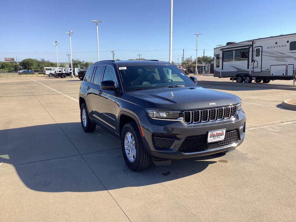 new 2025 Jeep Grand Cherokee car, priced at $30,749