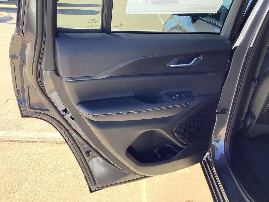 new 2025 Jeep Grand Cherokee car, priced at $30,749