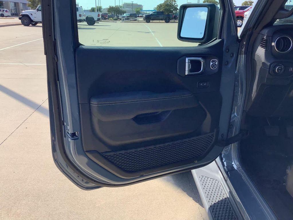 new 2025 Jeep Gladiator car, priced at $56,759