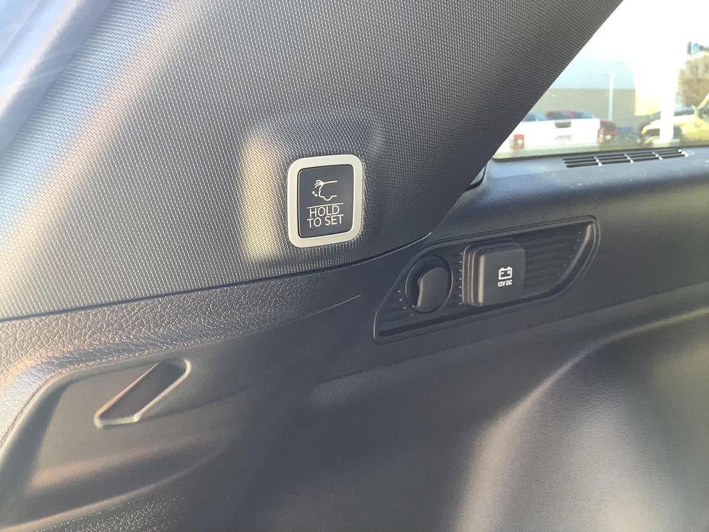 new 2025 Jeep Grand Cherokee car, priced at $48,890