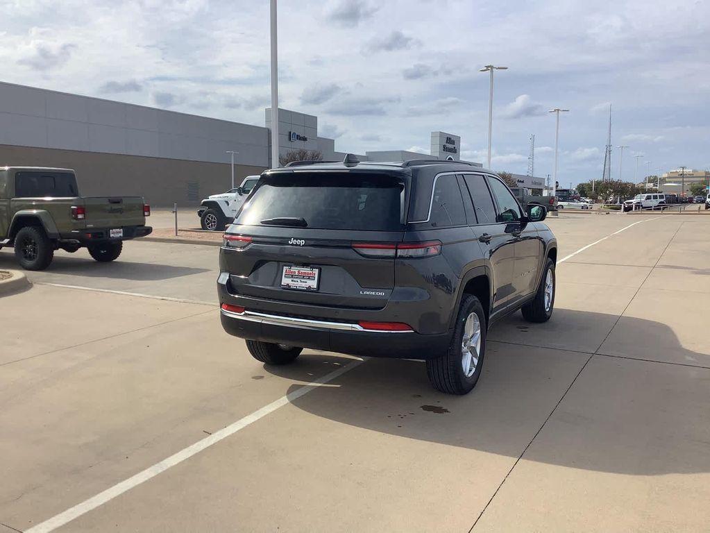 new 2025 Jeep Grand Cherokee car, priced at $38,125