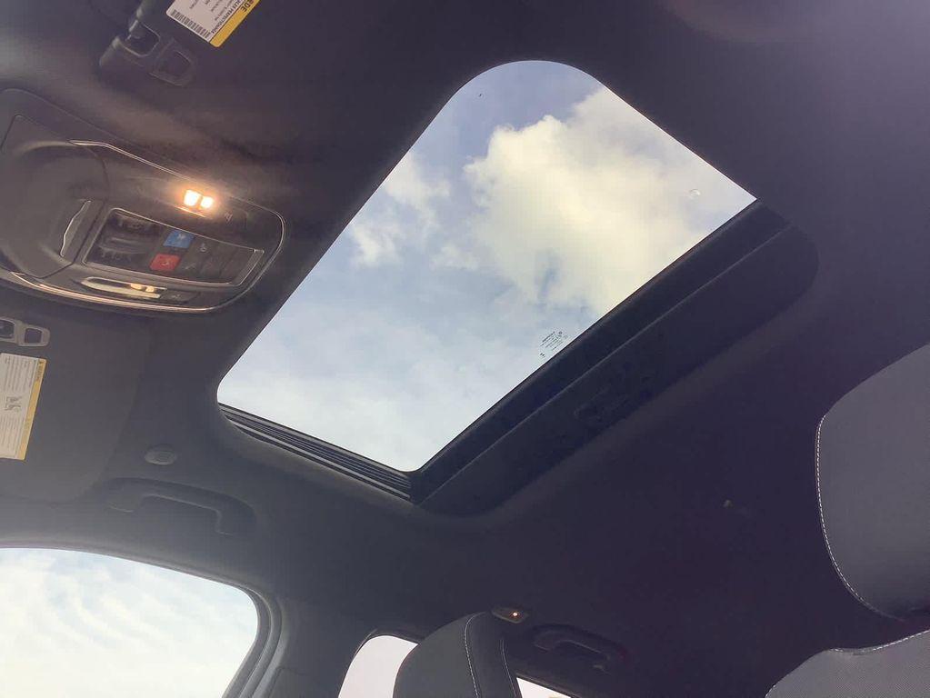 new 2025 Jeep Grand Cherokee car, priced at $38,125