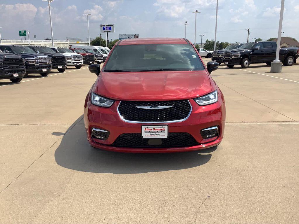 new 2026 Chrysler Pacifica car, priced at $41,235