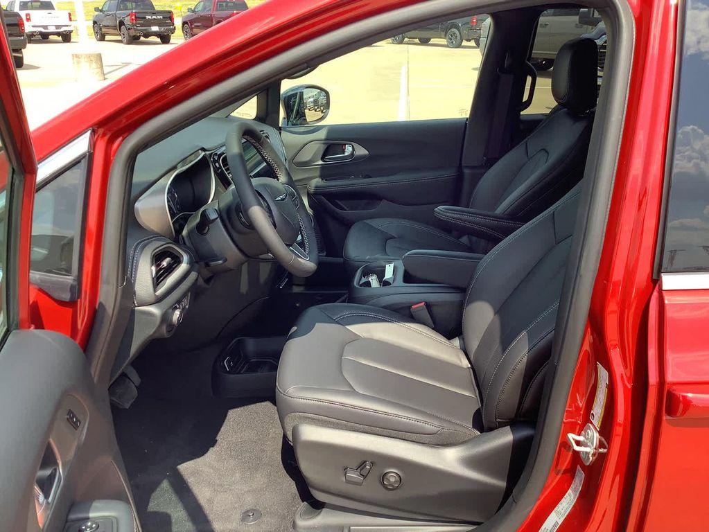 new 2026 Chrysler Pacifica car, priced at $41,235