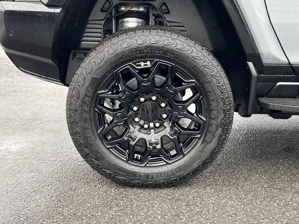 new 2025 GMC HUMMER EV SUV car, priced at $89,997