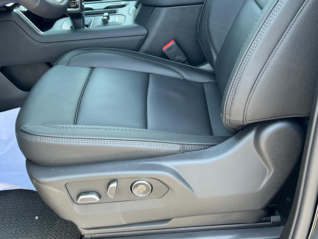 new 2025 GMC Sierra 1500 car, priced at $74,377