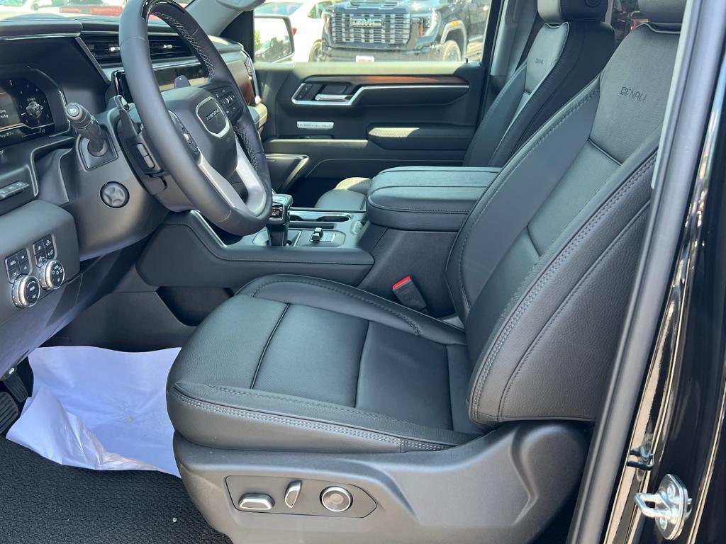 new 2025 GMC Sierra 1500 car, priced at $74,377